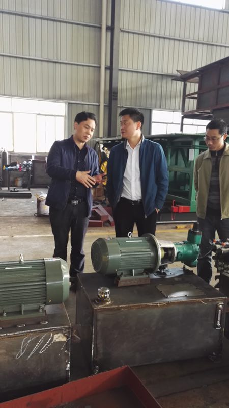 寧鄉(xiāng)經(jīng)信局胡浪局長、產(chǎn)業(yè)發(fā)展科劉義科長一行