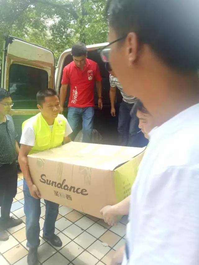 長沙湘一機(jī)械有限公司,長沙環(huán)衛(wèi)設(shè)備制造,長沙環(huán)衛(wèi)設(shè)備銷售,保潔項目